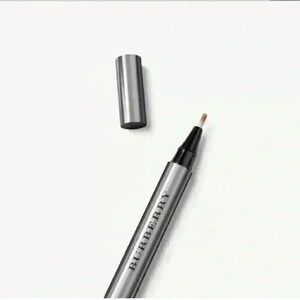 Burberry sheer Concealer Luminous Concealer ~ Light Beige (1)~ NEW in box!